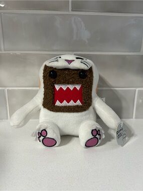 DOMO Limited Edition White
Cat Costume 2012 With Original Tags Plush Toy